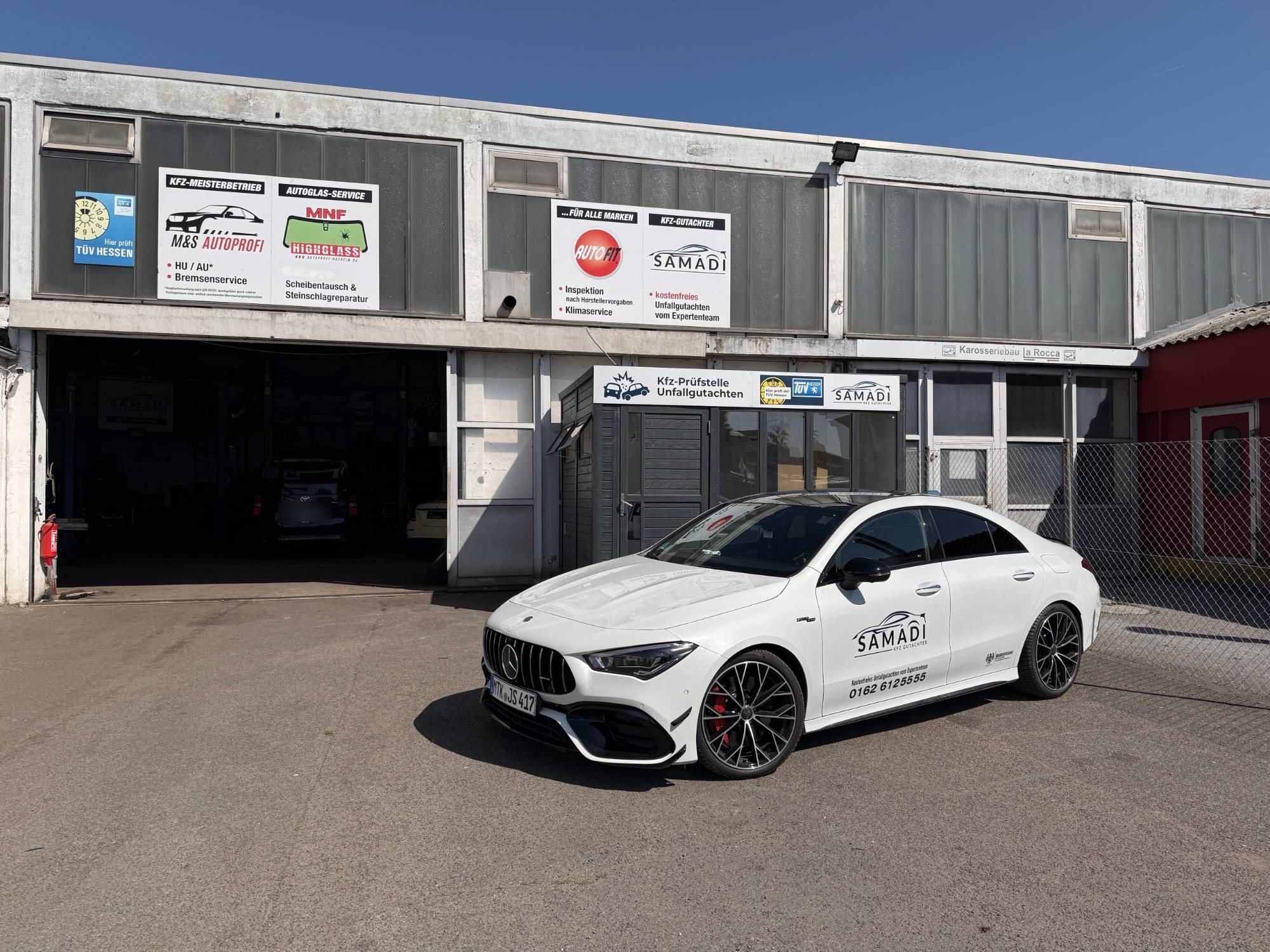 Werkstatt von M&S Autoprofi in der Robert-Bosch-Straße in Hofheim am Taunus
